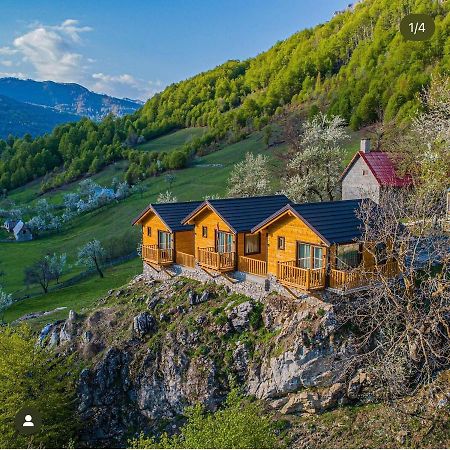 Bujtina Tradicionale Hotel Lepushe Eksteriør billede