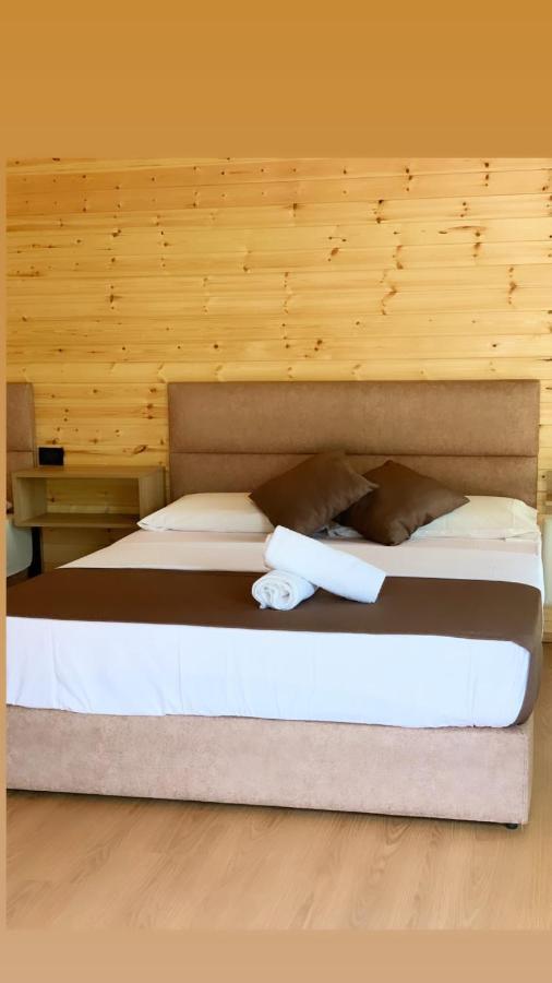 Bujtina Tradicionale Hotel Lepushe Eksteriør billede